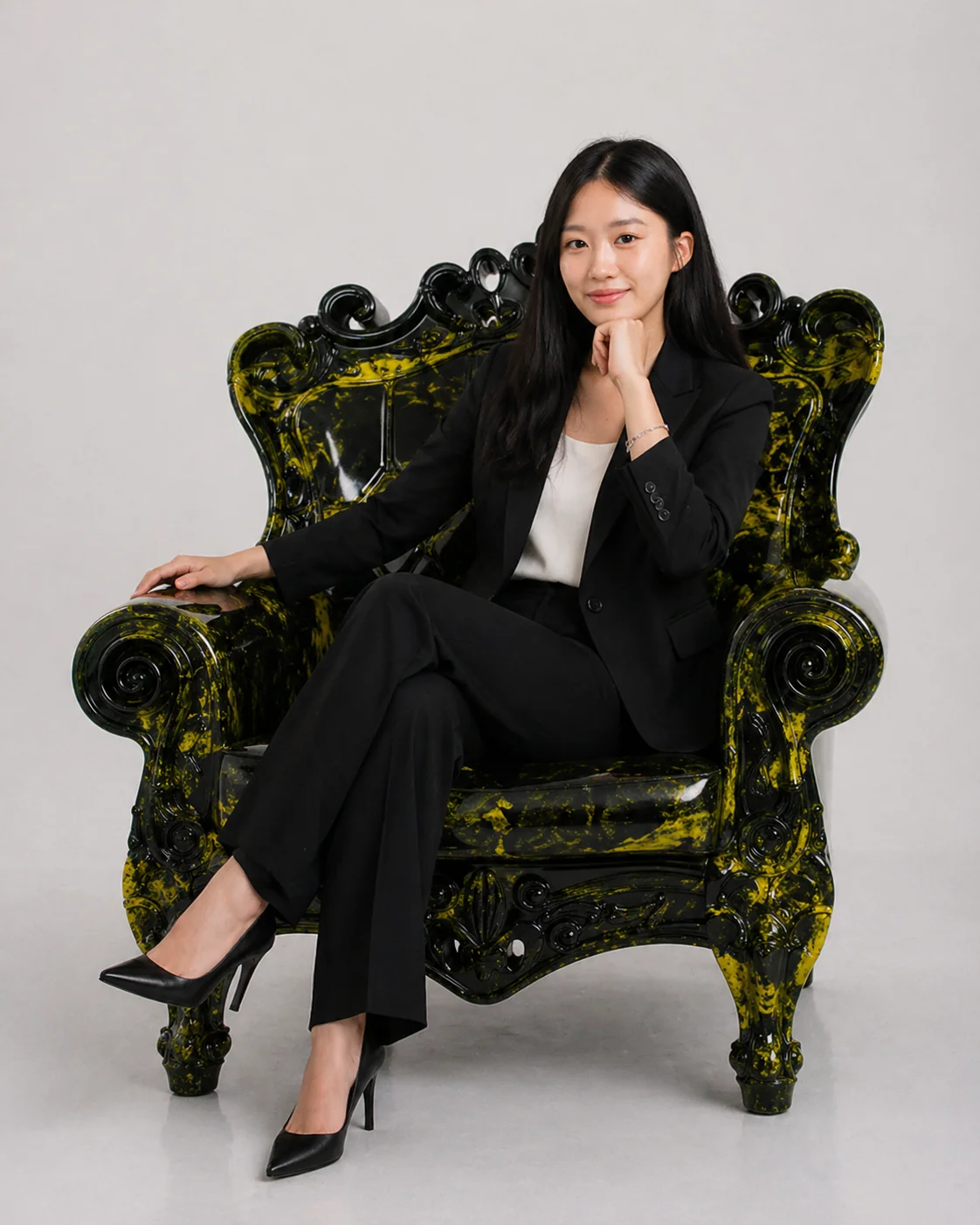 Huyen L